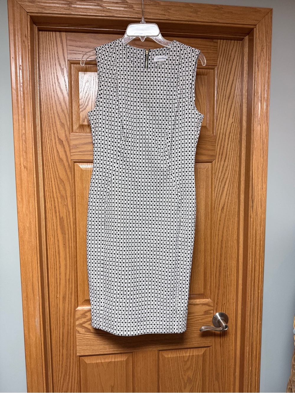 Calvin Klein Sleeveless Black & White Geometric Sheath Dress